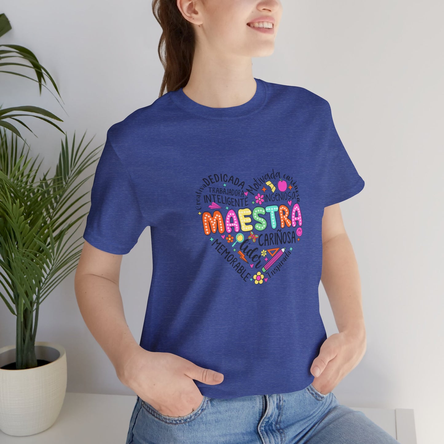 Camisa de maestra de corazón de Maestra española, camisa de corazón de Maestra de colores brillantes, camisa de Maestra de español, camiseta de Maestra personalizada, camisa de maestro personalizada 