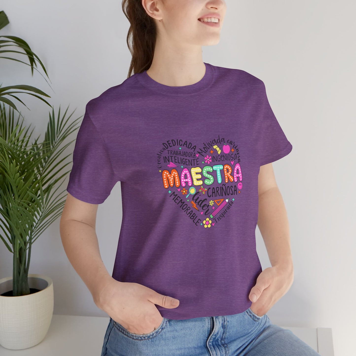 Camisa de maestra de corazón de Maestra española, camisa de corazón de Maestra de colores brillantes, camisa de Maestra de español, camiseta de Maestra personalizada, camisa de maestro personalizada 