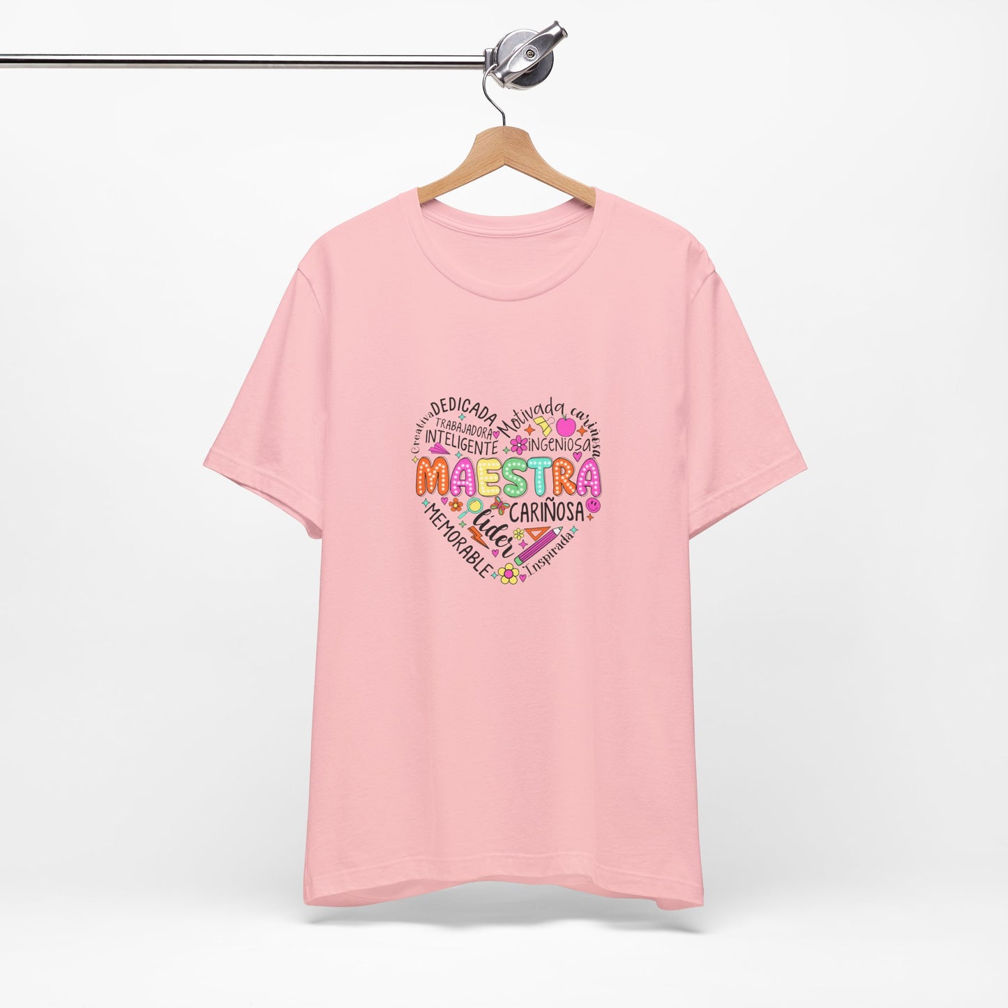 Camisa de maestra de corazón de Maestra española, camisa de corazón de Maestra de colores brillantes, camisa de Maestra de español, camiseta de Maestra personalizada, camisa de maestro personalizada 