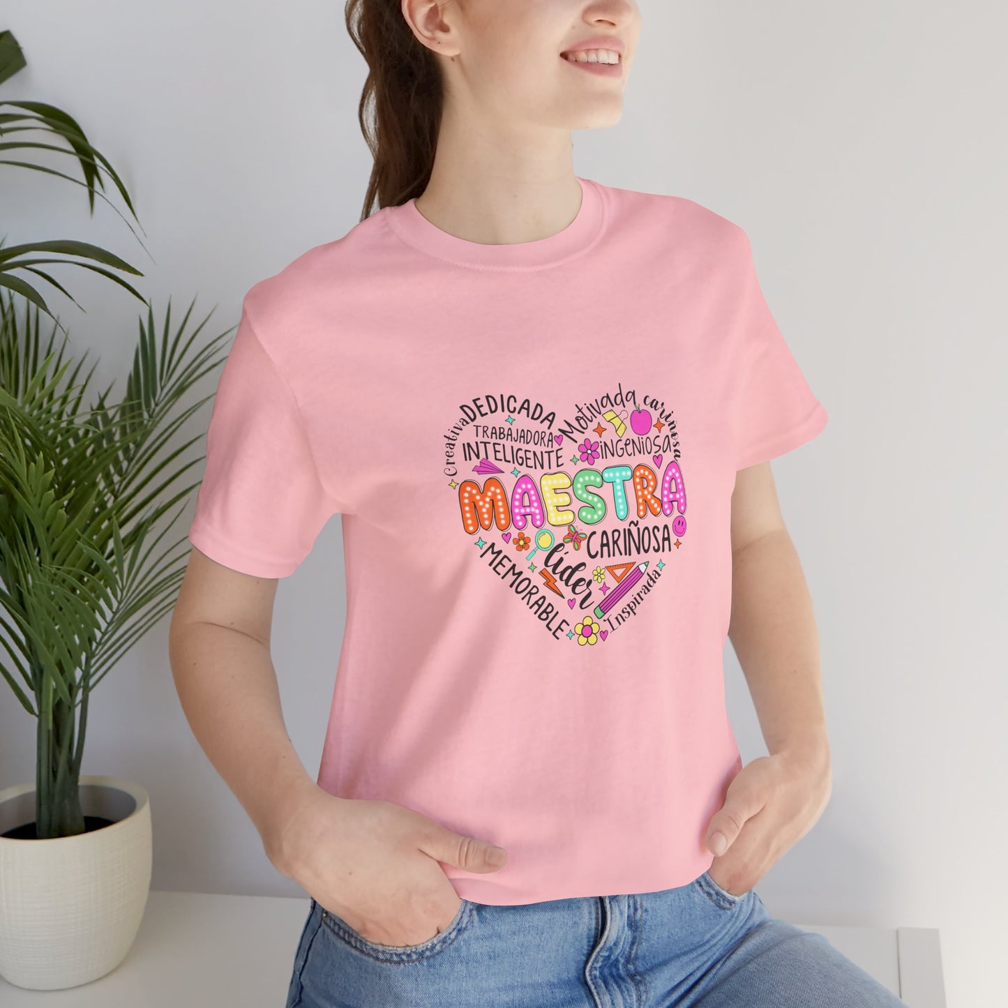 Camisa de maestra de corazón de Maestra española, camisa de corazón de Maestra de colores brillantes, camisa de Maestra de español, camiseta de Maestra personalizada, camisa de maestro personalizada 